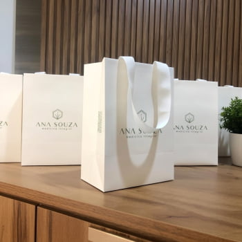 Sacola Personalizada 15x20x10cm- 30 Unidades Sacola Personalizada 15x20x10cm- 30 Unidades